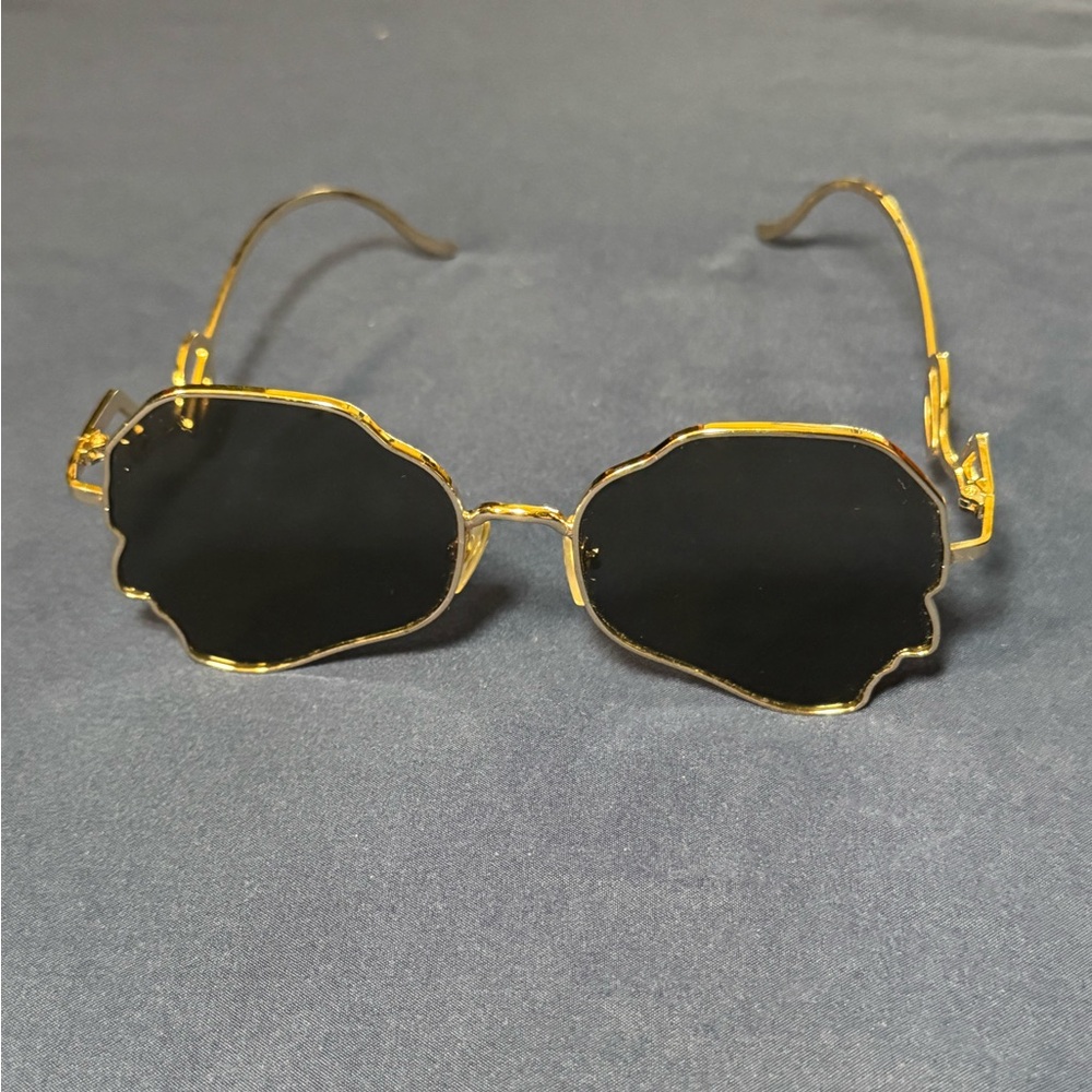Gold and Black Face Profile Sunglasses